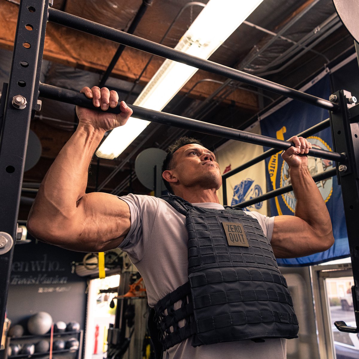 511Tactical's tweet photo. Kick your spring training into high gear with the added resistance of a weight vest 💪 Wear it for pull-ups, push-ups, or anywhere else you could use a little more pain and a little more gain. #WeightVestWednesday https://t.co/oi3ChGciiB