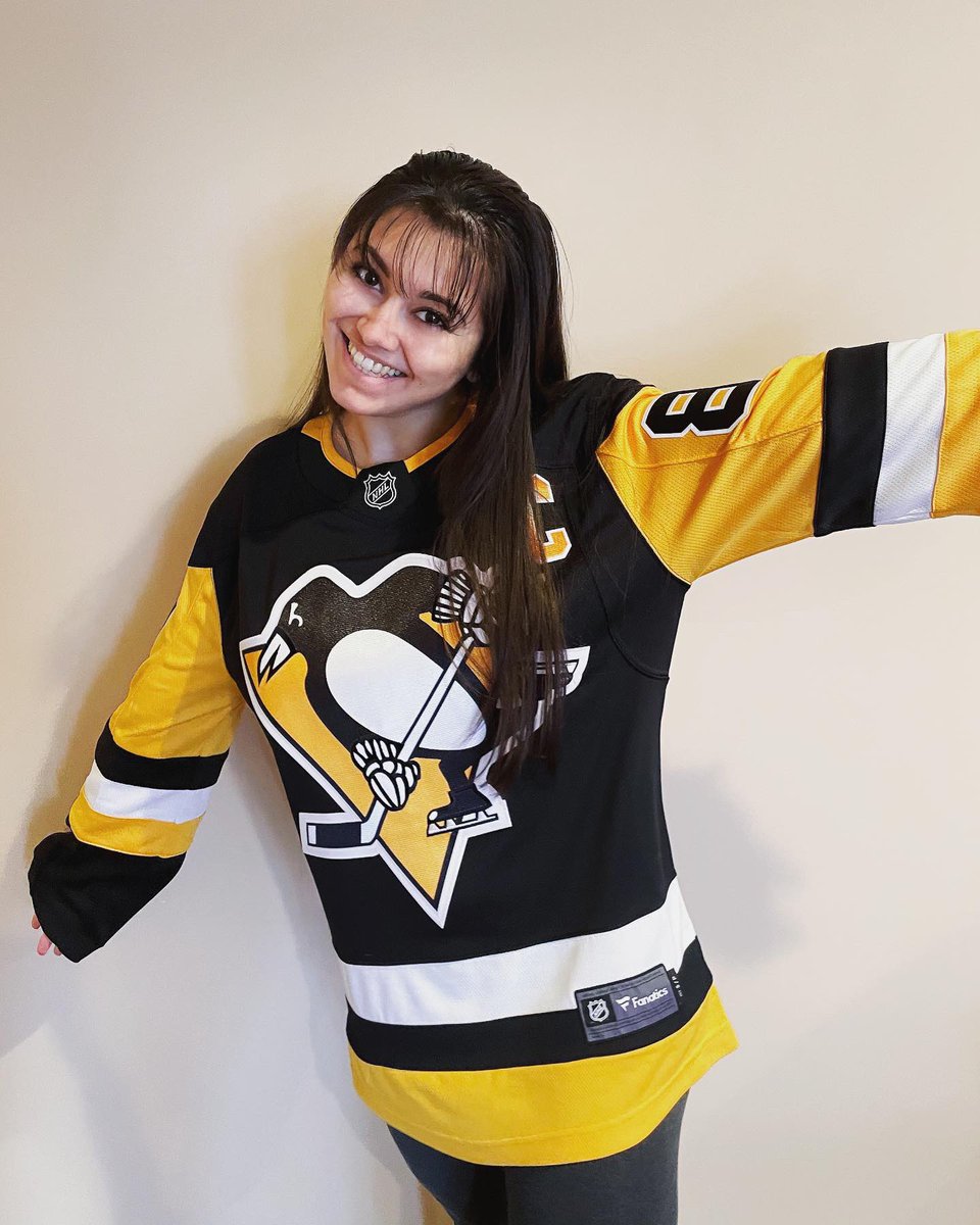 Ms_Lowe_FCPS's tweet photo. Today was jersey day!! Looking forwards to going to a penguins game when it’s safe to do so!! What jersey did you wear today? #whsspiritweek21 https://t.co/dKavj9tfMw