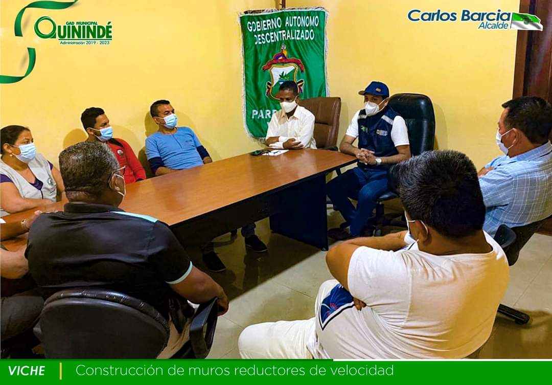 GADQuininde's tweet photo. Director Municipal de Tránsito, mantuvo agenda de trabajo con representantes de la transportación pública y autoridades de la parroquia #Viche, en este espacio de diálogo, se socializó la articulación de trabajo, 1/2 https://t.co/4KvZjnVD6j