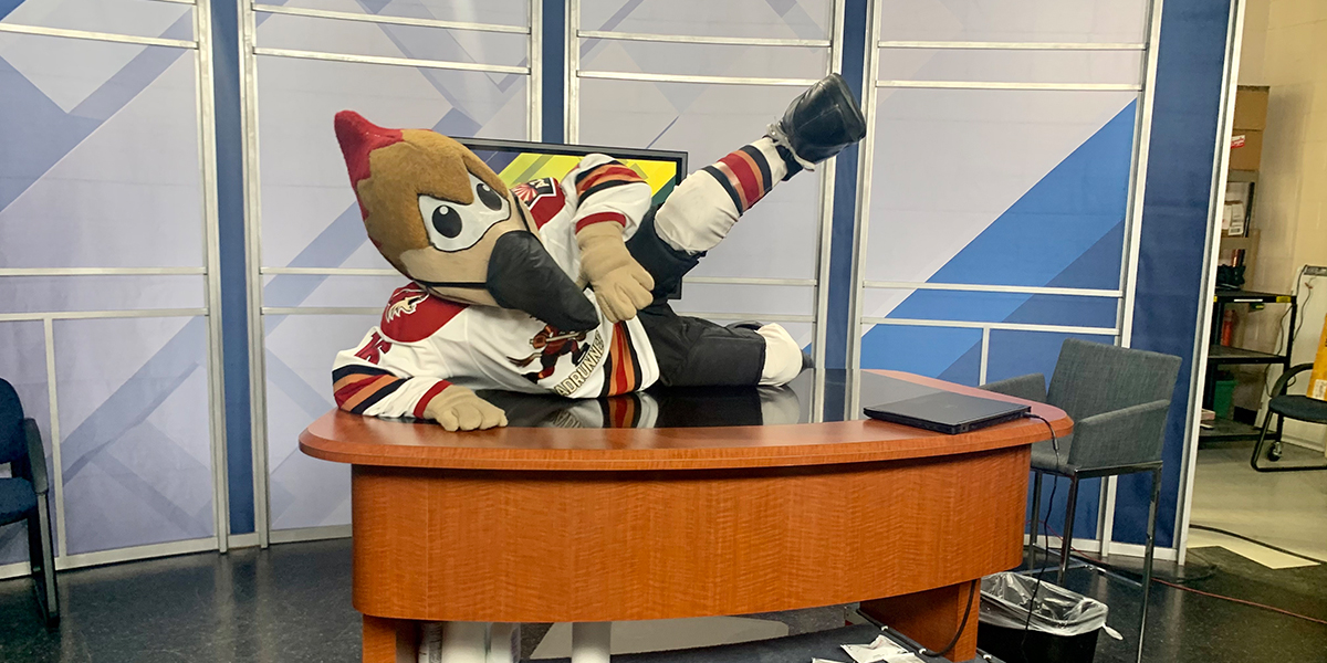 RoadrunnersAHL's tweet photo. Had a lot of fun visiting @KOLDNews preparing for the Youth of the Year Celebration with the Boys and Girls Clubs of Tucson 👦🏼👧🏿

#LetsGoTucson 🎙️ https://t.co/y27n417kxe