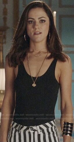Theideahomie's tweet photo. @hulu Princess Eleanor #TheRoyalsOnHulu #SaveTheRoyals if you want The Royals to possibly come back sign the petitions at these 3 links: 1. https://t.co/2Fjx3isaen 2. https://t.co/UlfsgZQ1X8 3. https://t.co/9n5kW3iFrY https://t.co/phsVvTzssq