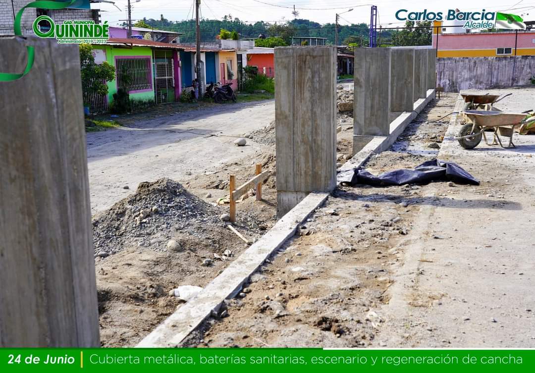 GADQuininde's tweet photo. ¡La Obra no se detiene! 
Arrancaron los trabajos de construcción de la cubierta metálica, baterías sanitarias, escenario y regeneración de la cancha de usos múltiples del barrio "24 de junio". 1/2 https://t.co/a0SEWy82Ng