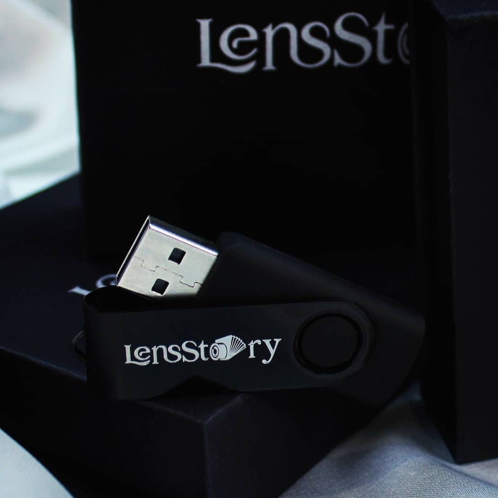 .
.
.
من جديد أعمالنا #فلاش_دوار باللون الأسود مع طباعة للشعار على الوجهين📷👌🏼. 

.
.
.

#فلاشك_على_كيفك #هدية  #فلاشات #هدايا_دعائية  #تصوير  #فلاش_ميموري #usb #usbflash #photography #بعدستي #تصويري instagr.am/p/CM0Ep2qlfvx/