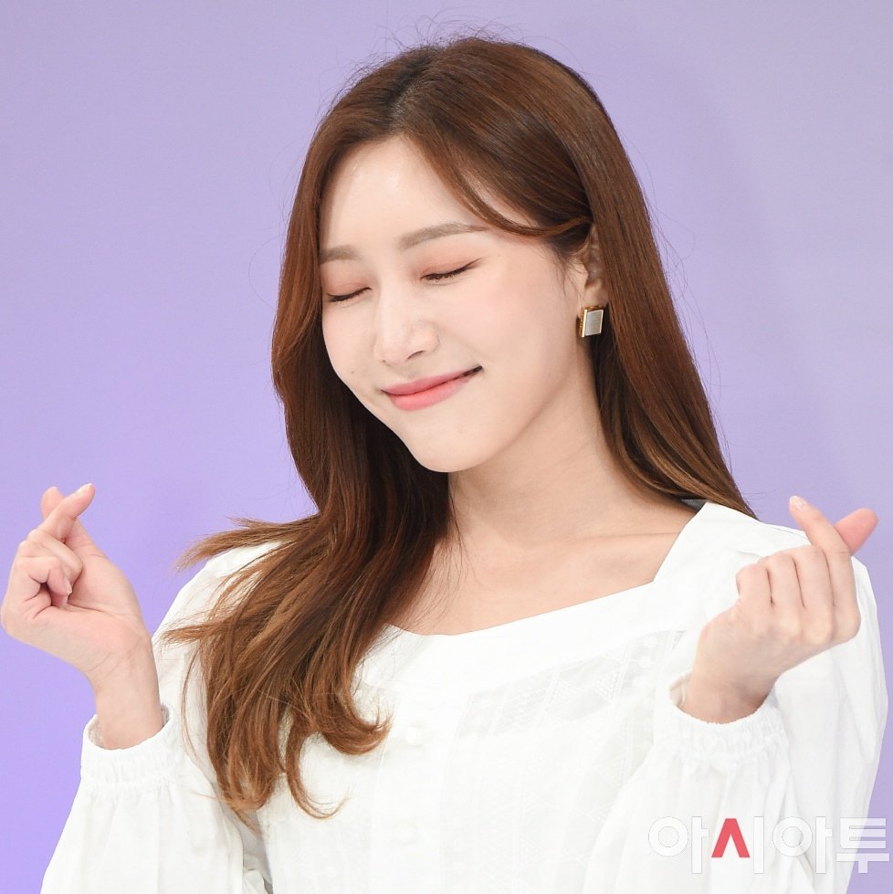_soyeonpics's tweet photo. 💜 https://t.co/lfciFtKaG4