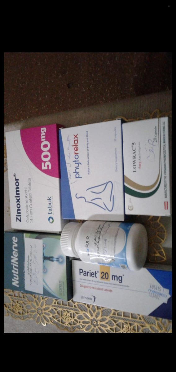 حجه عمرا 60 سنه هيدي تاني عمليه لضهرا مكسور حاطه 12 بلاك وراسور لضهرا وهي بحاجه لهلادويه وخجلت تعطينا باقب الادويه لان هيدي الادويه تقريبا حقن 350 الف في ادويه غيرن خجلت تبعتن بتتمنا منكن هلحجه نوقف حدا ونخفف وجعا يلي بحب يساعدا يتواصل 00961 70907497 او بليز ريتويت