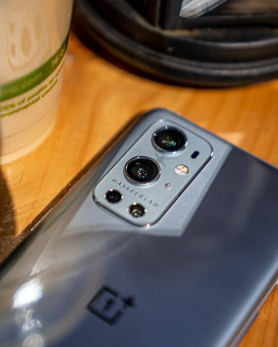 alphaunbox's tweet photo. Is a $650 oneplus still supposed to be a flagship killer or a flagship? #OnePlus9Series5G https://t.co/PbEZsMRF1l