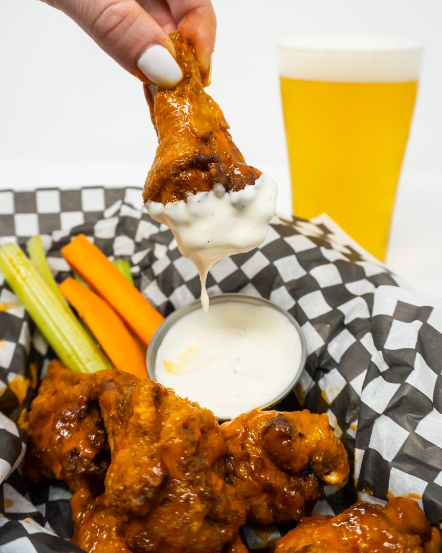 RedCard_'s tweet photo. 🍗 IT'S WINGS WEDNESDAY 🍗⠀
⠀
Enjoy our popular $12 #wings from 6 to 10 pm while watching the #hockey or #basketball games on our large HD screens!⠀⠀
⠀⠀
Choose from flavours like bbq, honey garlic, salt &amp; pepper, sweet chili, Red Card power play hot sauce, and more 🔥 https://t.co/01p1JbNccC
