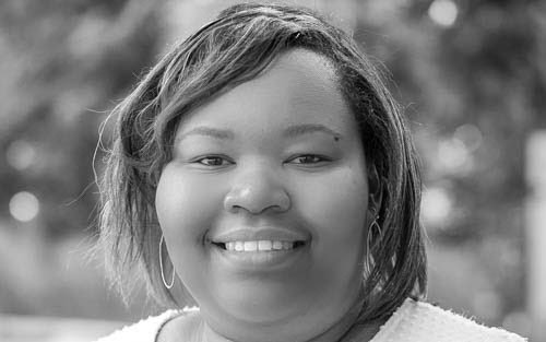 ClarkAlumni's tweet image. “Find work that brings you joy,” says #graduateofthelastdecade Maya Fox ’16. In our second #GOLDNuggets feature, she discusses how her experience as a resident advisor at Clark sparked a love of helping students feel at home. clarknow.clarku.edu/2021/03/04/fin… #clarkalumni