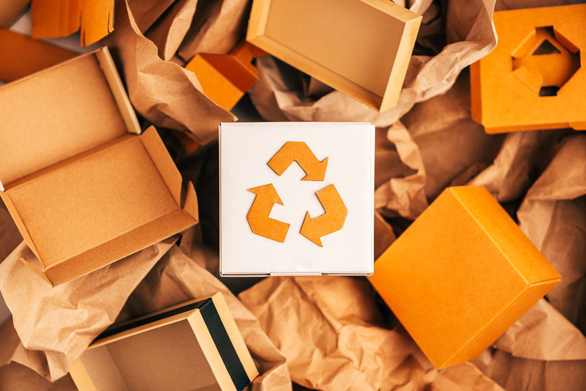 simply_ecolife's tweet photo. Is paper better than plastic?
Paper is considered as a more sustainable material than plastic because it is more biodegradable than plastic. BUT, 40% of landfill waste are from paper. Itโs best to minimize our waste in general!
#Zerowaste #Lesstrash #Save #Earth #Recycle https://t.co/hcUoZ5vQpy
