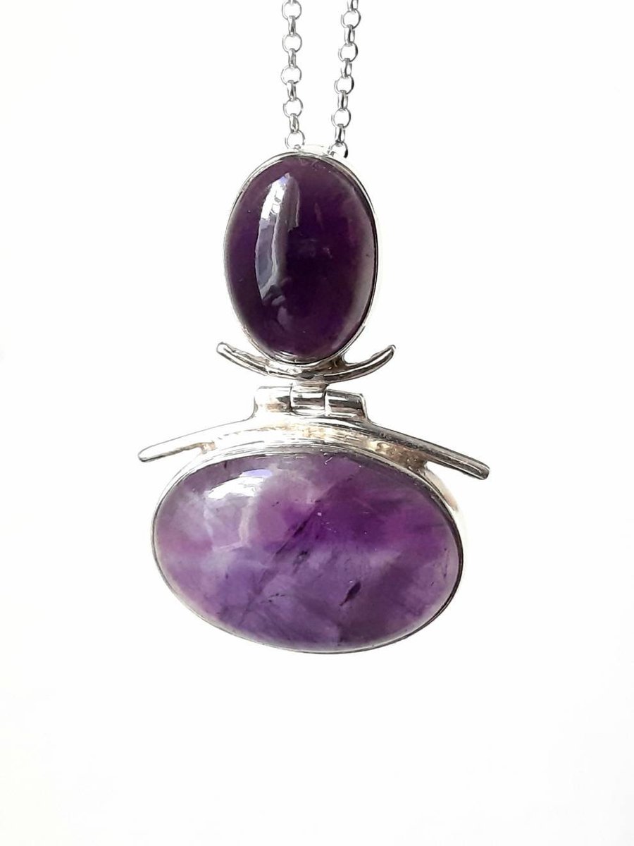 AnnaRecycle's tweet photo. Really love this, from the Etsy shop PlanetEarthHandmade. https://t.co/m0JH1JnWuX #etsy #doublependant #twojoinedpendants #doublegemspendant #linkedgemstones #linkedgemspendant #twogemsnecklace #joinedgemspendant #joinedgemsnecklace #doubleamethystgems https://t.co/zCOh7klGs6