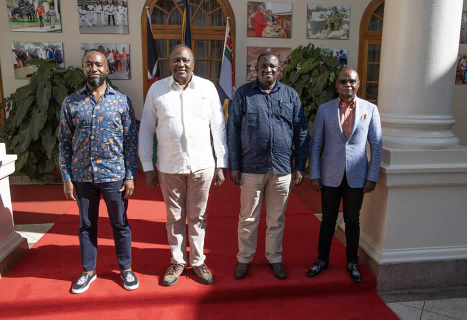 kennetnmwiti's tweet photo. By the time Raila gets out of Isolation room, he will meet all his soldiers Disarmed, Uhuru will ensure, baba is left  as luo elder only. Poor Old man .
#JKLive https://t.co/lBCIccQK1r