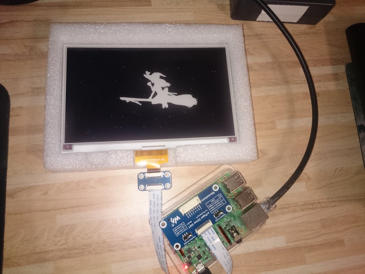Yurifag_'s tweet photo. e-ink display arrived https://t.co/uC8sohHnIL