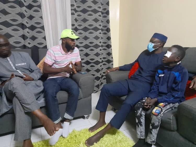 chachasarr's tweet photo. RT @ArameGu36272379: RT @SonkoOfficiel: Suite, et pas fin, de notre tournée de solidarité et de communion avec les victimes de la répression aveugle du régime de Macky Sall.

Adama sadio, a reçu une balle dans la joue, opéré et hospitalisé; 1/3 #FreeSene… https://t.co/2ilushtzB5
