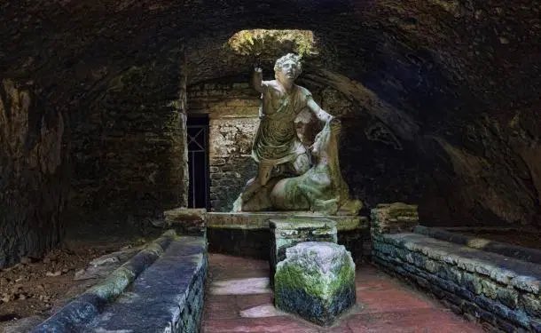 zaxxxppe's tweet photo. Statue of the god Mithras killing a bull in the thermal s mithraeum in archaeological excavations of Ostia Antica – Rome #Mithraism #NativeEurope https://t.co/5aLxR5OYt1