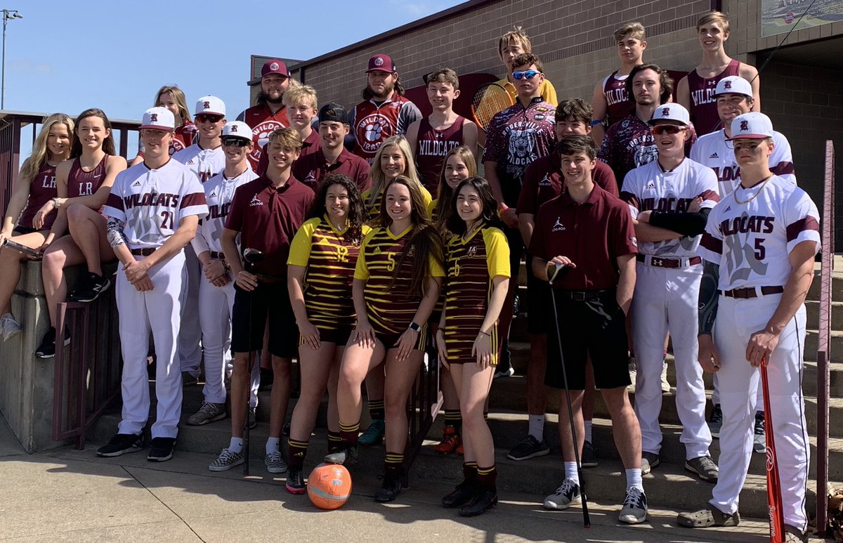 LRWildcatATH's tweet photo. Senior Spring Picture 2021 @LRCatsBaseball @LogRogTrxField @golf_logan @LogRogTennis @LRwildcatSOCCER LR Trap LR Fishin’ https://t.co/Wd9Vs76Iyl