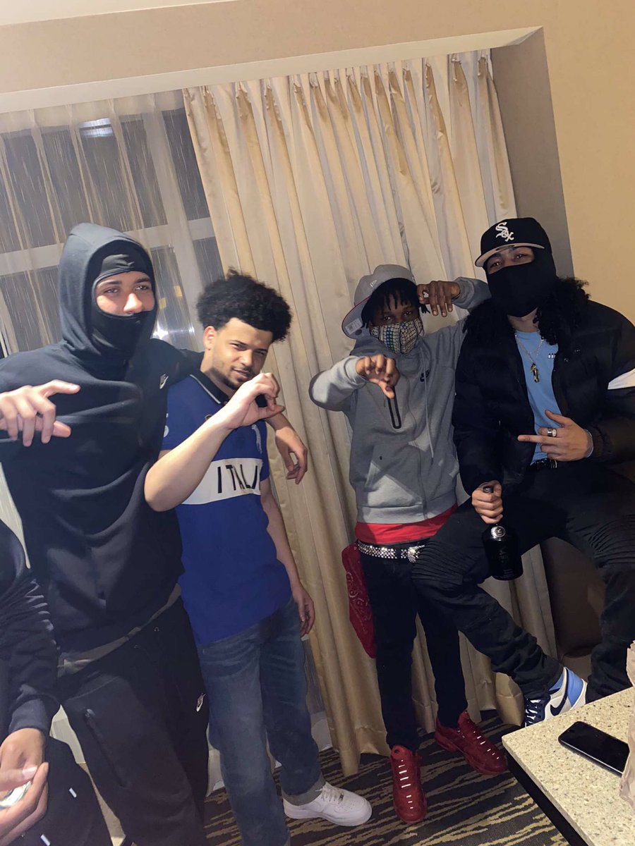 TheRealJayBrizz's tweet image. Ainno lames w/ us my niggas put you on The Day. Niggas can’t walk in my shoes when ya size is just a 8 #LLND 🕊🤍