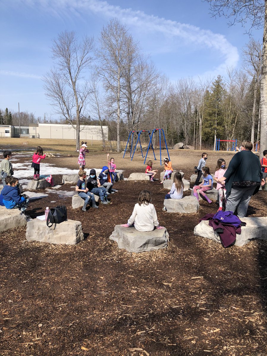 MrsWroeQEPS's tweet photo. Inspired learning happening @MCSElementary with both teachers and students as we explore #projectwild with math and science curriculum #RCDSBmath #RCDSBexperientiallearning #RCDSBintegratedlearning with @RocknFraser and @JaneGood178 https://t.co/gJWxLDkgJN