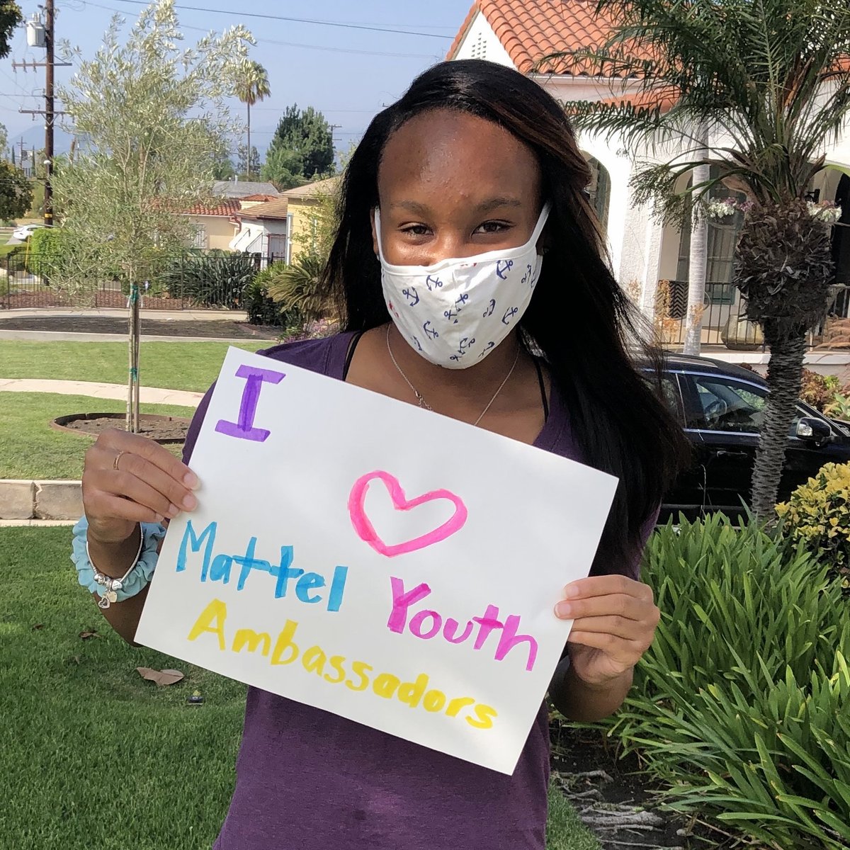 UCLAMCH's tweet photo. Students are giving back to #UCLAMCH as inaugural members of the Mattel Youth Ambassadors Program. The program is the brainchild of college student Nazanin Nayeri, who was diagnosed with #SynovialSarcoma during her senior year of high school.
Read. ➨ https://t.co/SciZk1YCSm https://t.co/0nSzD1rrIh