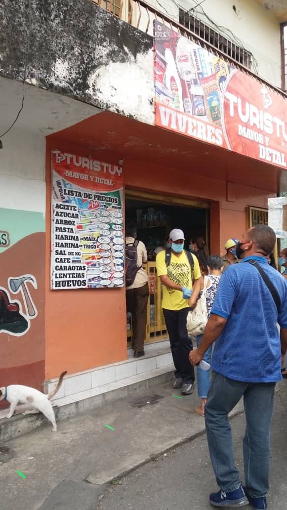 PJ_EdoMiranda's tweet photo. #24Mar Nuestros equipos de @Pr1meroJusticia siguen en la calle conversando con los vecinos sobre la importancia de tener las condiciones mínimas para ir a unas elecciones justas y transparentes, siempre conservando las medidas de bioseguridad
#mirandaexigecondiciones https://t.co/1g0AhG8qjt