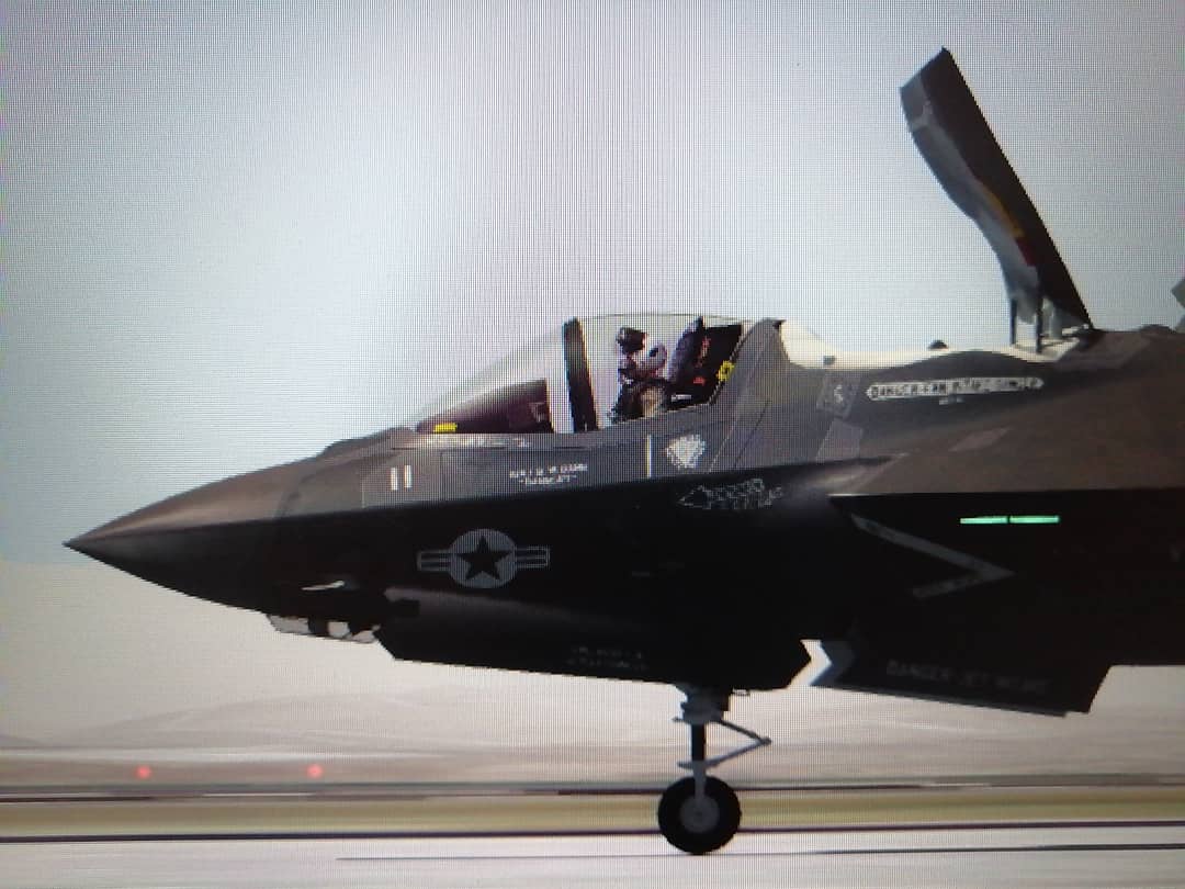 FLOANVirtual's tweet photo. #F35BCombatReady &amp; #P3D &amp; #VRSTacPackCombatSystem ✈⚔ Vuelo de nuestra #NovenaEscuadrillaVirtual 🇪🇸 en #MCASCampPendleton &amp;  #SanClementeIslandRangeComplex (#KNFG #California 🇺🇸), donde nuestros pilotos se adiestran en el vuelo en #IVAOUSA 🇺🇸 con el #LockheedMartin #F35B https://t.co/b1pfUdHsZI