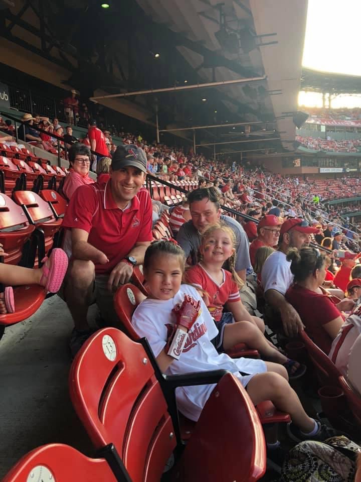 In 2018 I joined Hailey Dawson in St Louis when she threw the first pitch. After the pitch we met a man who's daughter was born without her right hand!
 
Over 46k seats in Busch stadium &amp; the three of us just so happened to be in the same section!

#limbdifference #STLCards #MLB