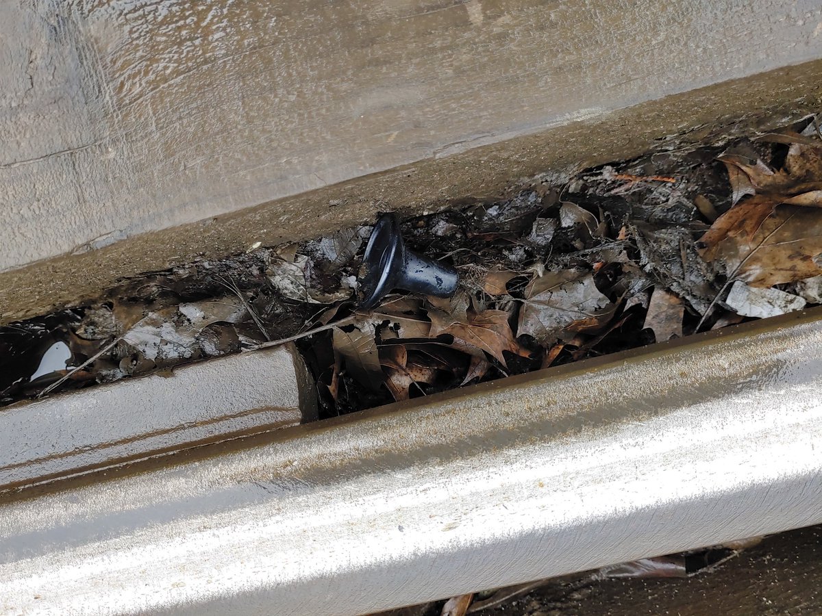 stephenbraverm1's tweet photo. Helped a gentleman named Corey on my way back to the office from lunch.
Corey said a rubber piece of his wheelchair control fell in between the railroad tracks.
Last night.
Returned to retrieve the part but needed me to grab it for him.
More than happy to oblige. #DailyGood https://t.co/6vfIp6wSRu