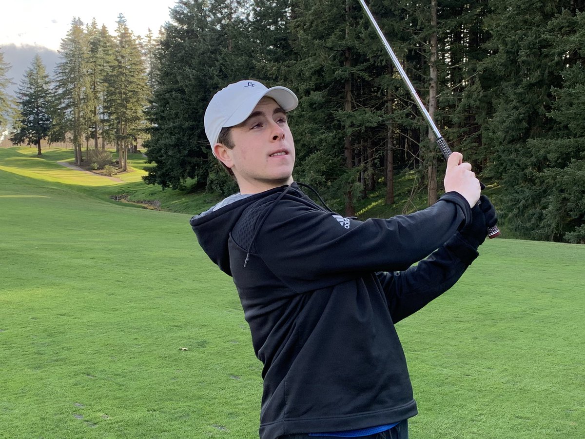 SeanMackin's tweet photo. This kid reached some goals today!  Excited to watch his journey @CreightonMGolf @TheSaderNation @JesuitHighPDX @JuddCornell @ormackin https://t.co/107pOx1ePn