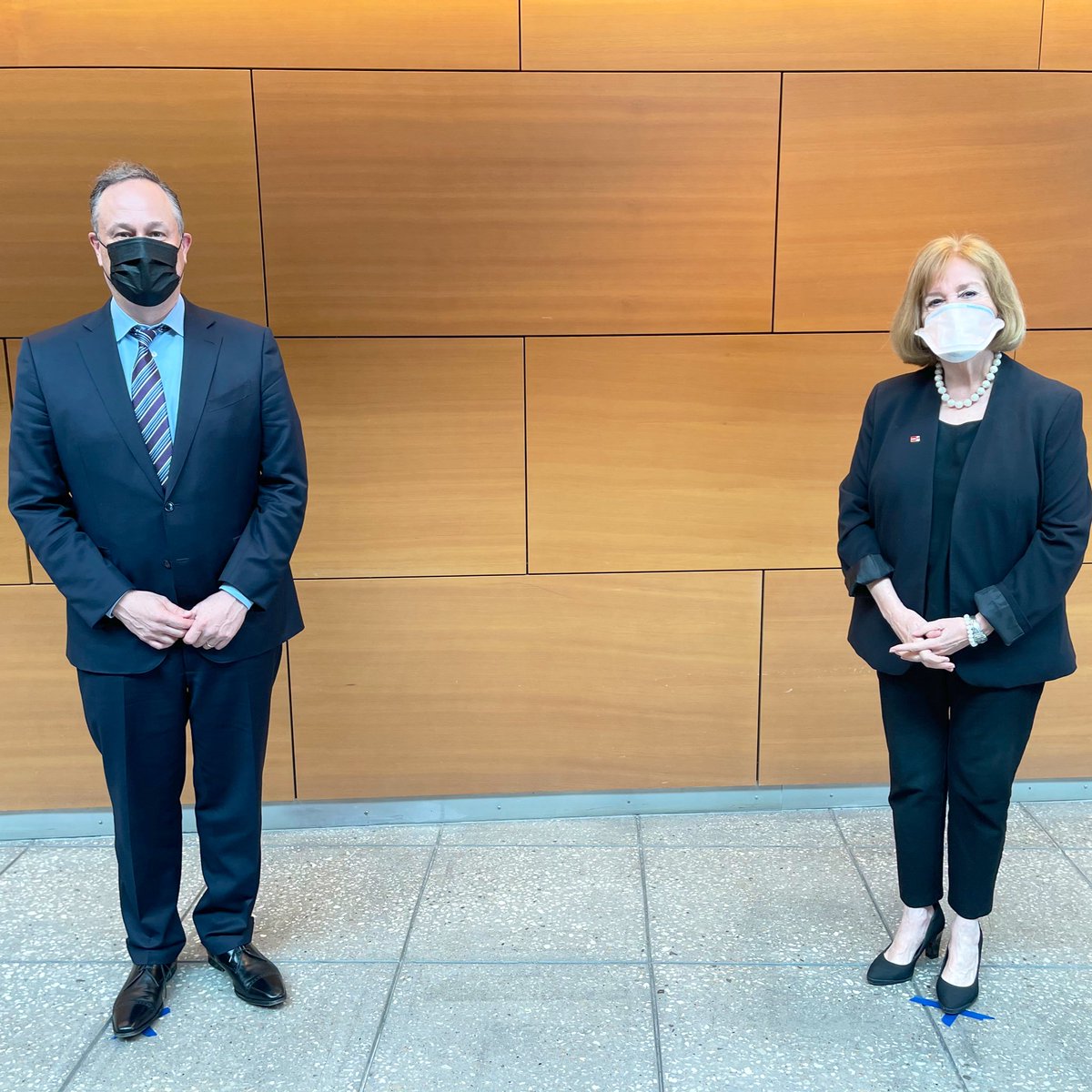 LydaKrewson's tweet photo. Honored today to welcome @SecondGentleman to St. Louis and join him for an #EqualPayDay discussion centered on the need to close the gender pay gap for all women. Thank you to the diverse group of panelists for sharing your experiences. Equal pay for equal work.

#HelpIsHere https://t.co/D0BZ1EpLo5