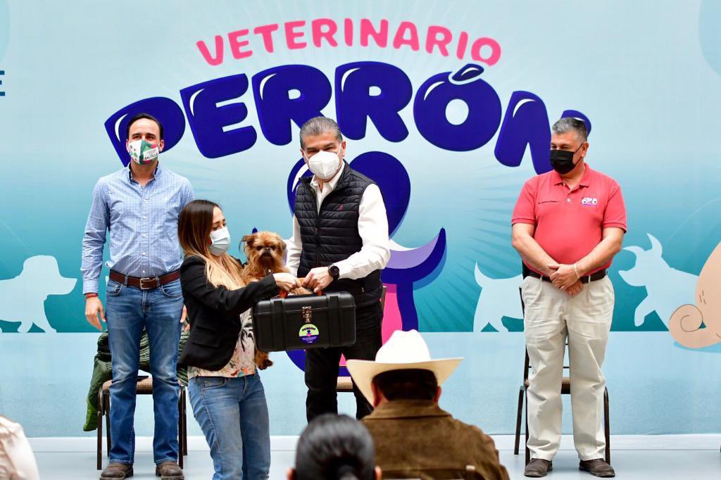 mrikelme's tweet photo. Como parte de la agenda de Bienestar Animal del @GobDeCoahuila, hoy arrancamos el Programa “Veterinario Perrón” 🐶 donde se hizo entrega de más equipo e insumos para la esterilización de mascotas en todo el estado. https://t.co/32UzyaTwKn