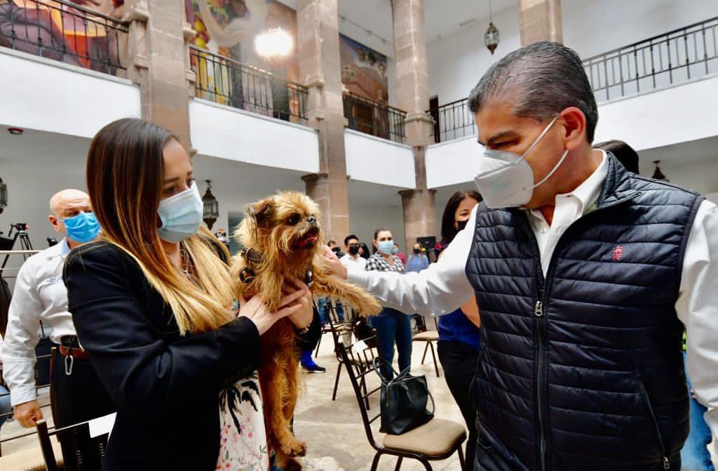 mrikelme's tweet photo. Como parte de la agenda de Bienestar Animal del @GobDeCoahuila, hoy arrancamos el Programa “Veterinario Perrón” 🐶 donde se hizo entrega de más equipo e insumos para la esterilización de mascotas en todo el estado. https://t.co/32UzyaTwKn