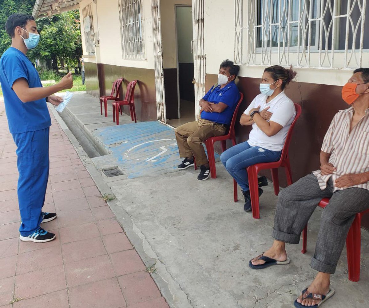 Salud_Guayas's tweet photo. #YoMeCuido I Personal del Centro de Salud #Progreso y #Porsoja informan a la comunidad medidas de prevención para evitar el contagio de #COVID19 como el frecuente  #LavadoDeManos, uso correcto de la mascarilla y mantener el distanciamiento social. #ActivadosPorLaSalud https://t.co/6tg5CvPGAE