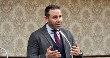 AmrGaber1911's tweet photo. يعني هاني شاكر يطلب علني تدخل الرئيس لحل مشكلة الزمالك وانت عضو مجلس الشعب وليك سلطة علي وزير الرياضه نفسه محدش سامع صوتك ليه هتفضل طول عمرك سلبي وكيوت كده انت عملت ايه للزمالك مفيد من بعد اعتزالك !! https://t.co/xbKVwzkNbP