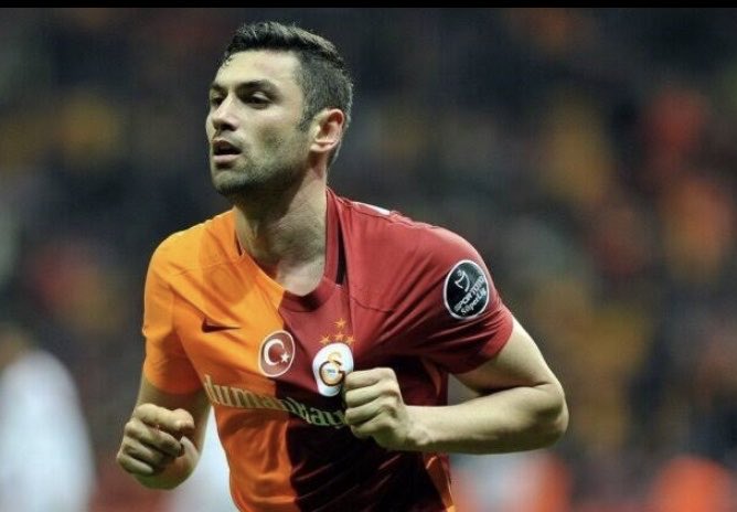 SuleymanRodop's tweet photo. Galatasaray formasının bu kadar çok yakıştığı ender futbolculardan biridir Burak Yılmaz..
💛❤️ https://t.co/1x6D2WDo79