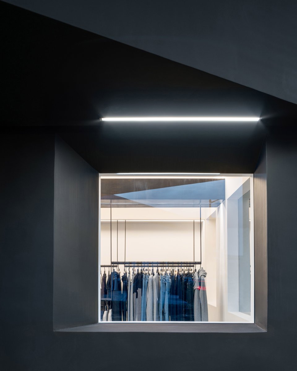 Forever favorite. 
RTA – Flagship Store, West Hollywood
@rtabrand @dbarchitecture 
Photo credit: <a href="/bshigeta/">BRANDON SHIGETA</a>
.
.
.
 #Modaainc #Modaaconstruction