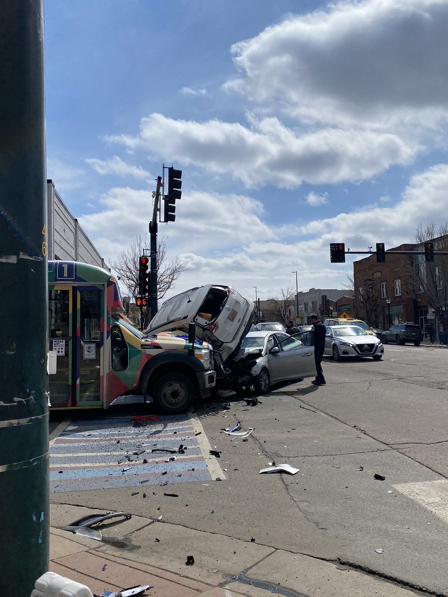 plaidandpaleo's tweet photo. Major accident in Englewood, CO. @9NEWS @DenverChannel @CBSDenver https://t.co/1iHxG47CUI