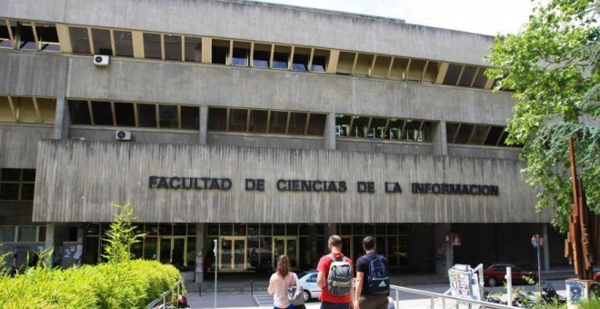 sierra_com's tweet photo. Me pregunto si estarían dispuestos l@ candidat@s a la Comunidad de Madrid @IdiazAyuso @PabloIglesias @equipoGabilondo @Monica_Garcia_G @monasterioR a un debate en la @unicomplutense en la @UCMccinf ¿Os atrevéis? Que mejor sitio que una universidad para debatir ideas y propuestas. https://t.co/xLzUiCkOLV