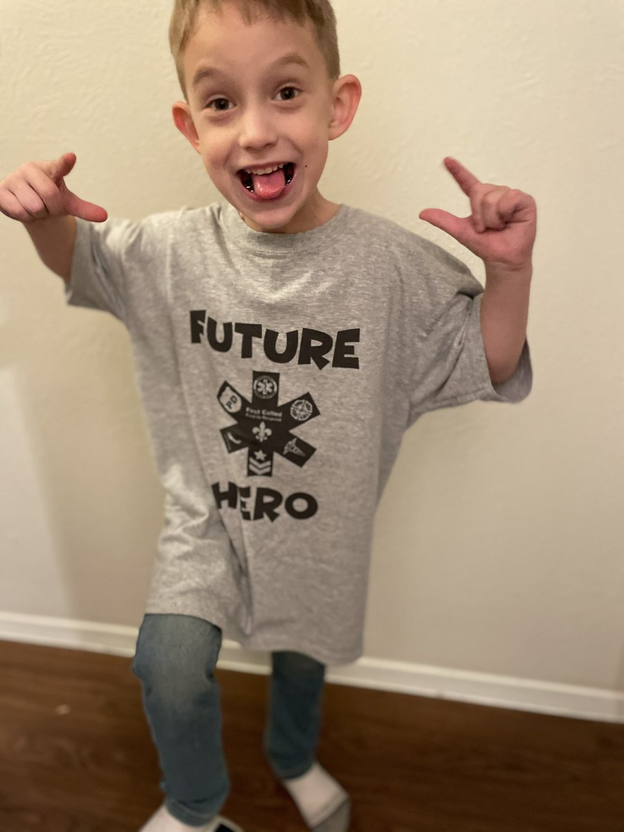 Kari_Abbott96's tweet photo. @Danandtitus  @DanFlynn @TitusTero  guess you can say he loves his shirt! ❤️❤️ https://t.co/e8YMtNPpEo