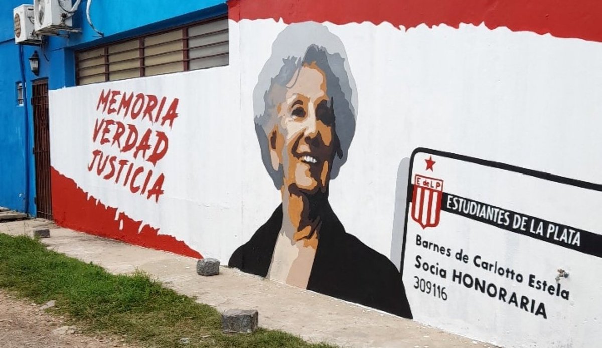 Veronchopincha's tweet photo. Estudiantes de La Plata dice: 
Nunca más. https://t.co/oH4Z4rMu7x