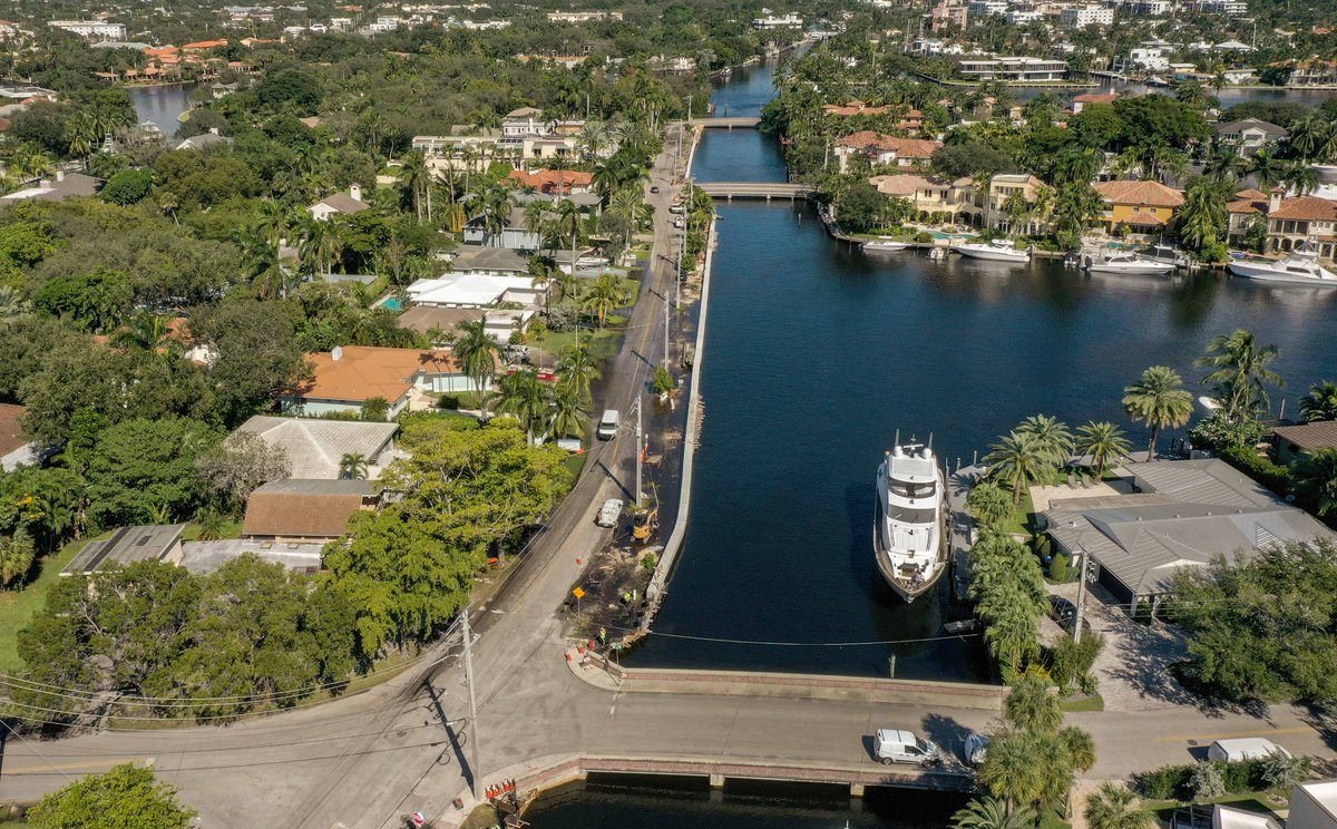 BrowardEnv's tweet photo. #BrowardCounty is committed to resilient strategies to minimize the effects of sea level rise & King Tides. Raising seawalls in problematic, low-lying areas helps protect homes & important structures.🏠🏥#WaterMattersMonth #ClimateChange Week
Learn more: https://t.co/s6YJ2BZbig https://t.co/0iKSY1VmaB