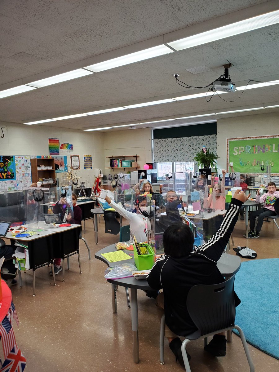 flourishIN4th's tweet photo. Red &amp; Blue Writing Party! Students read and gave feedback on informational books from both classes.  Food was based on soldiers' rationed foods like salted beef, fish, beans, and even "fire cake." We also had a "tea party." https://t.co/qMV8bkt7AW