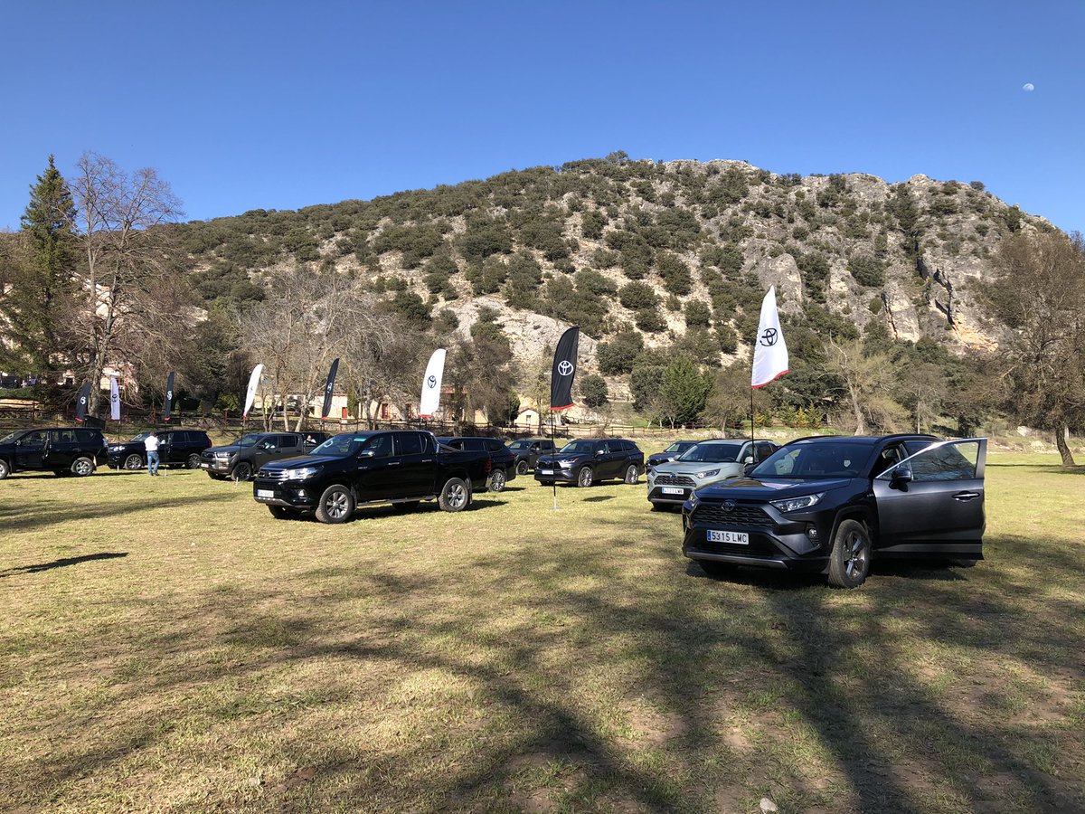 vueltarapidafm's tweet photo. Durante el día de hoy @Toyota_Esp nos ha presentado su gama 4x4 off road, compuesta por Land Cruiser, Hilix, Highlander y RAV4 ¡Pronto en #VRGT! https://t.co/yECOynUbyq
