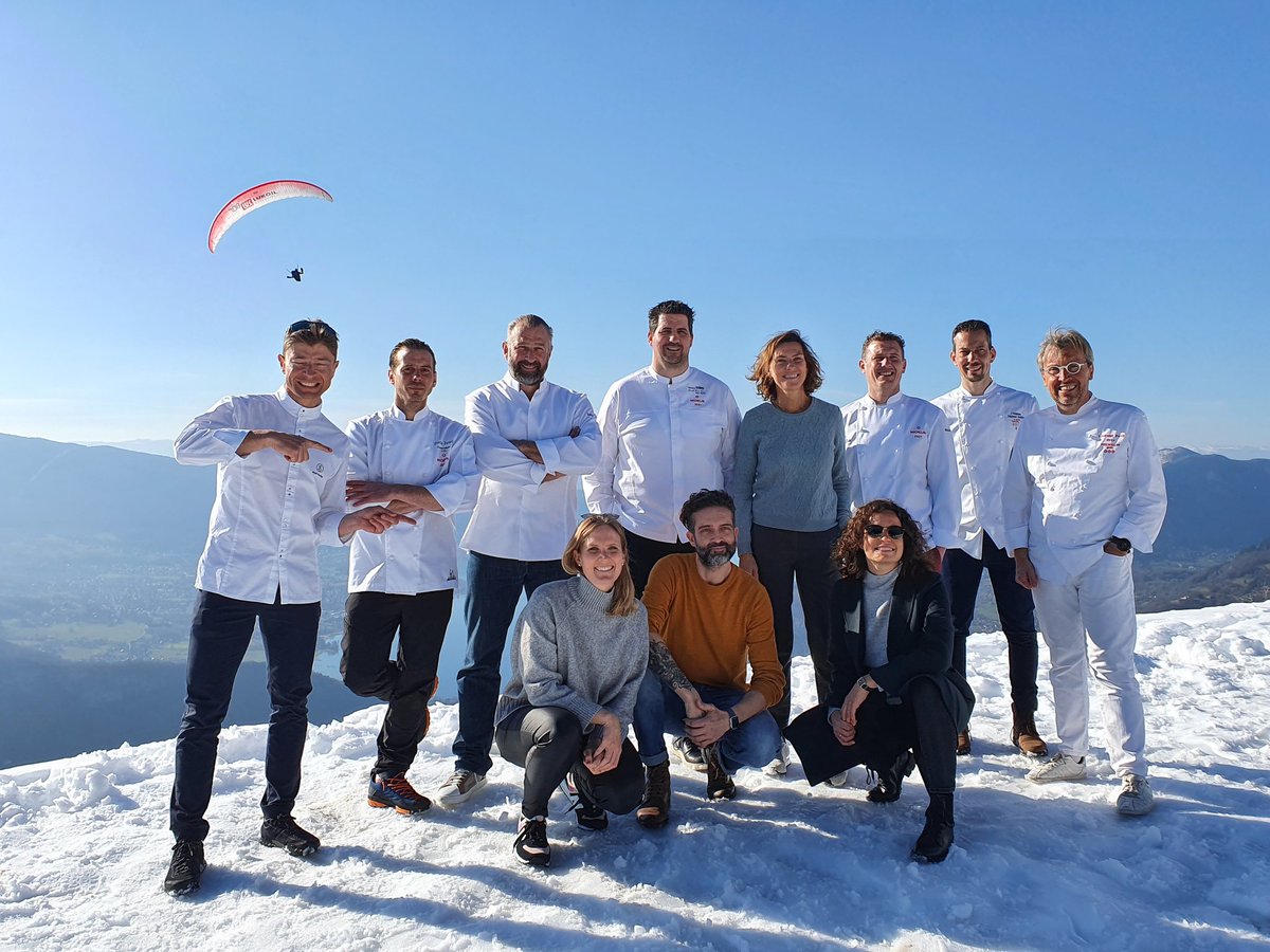 Clap de fin sur une journée shooting avec nos 11 étoiles au #Guidemichelin du territoire du #lacannecy ⭐
Laurent Petit, <a href="/jeansulpice/">Jean Sulpice</a> <a href="/yoannconte/">Yoann Conte</a>, Eric Prowalski, Vincent Favre Felix, Stéphane Dattrino, Florian Favario <a href="/AlaurentAnais/">Alaurent Anais</a> <a href="/AOPTeam/">AOP | Agence Olivia Payerne</a> Sophie Menut &amp; Nicolas LOBBESTAEL