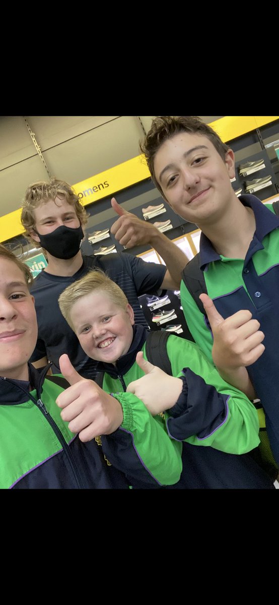 Mr. Simpson’s ExCel Small Business class enjoying some great customer service from Rebel Sports star employee Riley. @CEMelbourne <a href="/OPAssociation/">OPA</a> #paradecollege