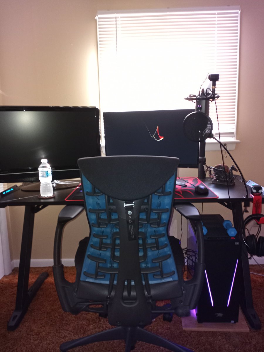 MasterRayashi's tweet photo. My stream room setup! Let me know what you think! https://t.co/5Tm5KCZeYD