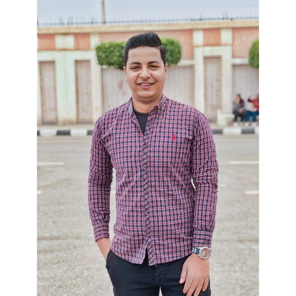 Sayed_Seka74's tweet photo. " عُمرها ما راحت علينا، إحنا اللي بنودِّيها وإحنا اللي بنجيبها " 🖤 https://t.co/pICDsj3d8E
