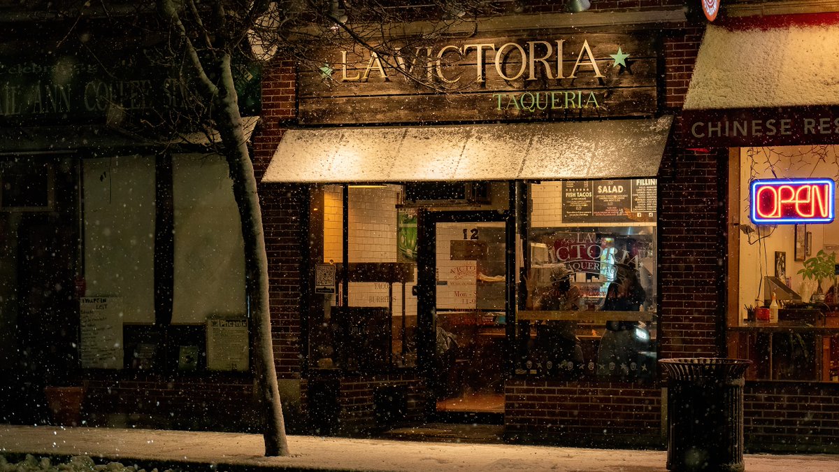bowmandesigninc's tweet photo. #Payitforward to a great #LocalRestaurant in #ArlingtonMA, @lavictoriataco, a celebration of Mexican Street Food.
12 MEDFORD ST.
ARLINGTON, MA 02474
781.859.5503
https://t.co/RF04MHFXzS
#ArlingtonAtNight #ShopArlingtonFirst #mexicanfood #inthistogether #pandemic https://t.co/GydpmoB8kR