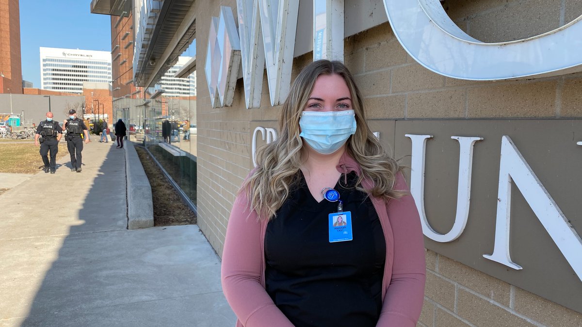 StClairCollege's tweet image. Nursing students from St. Clair College are being hired to do COVID-19 testing and assist with vaccination. #nursingstudent #COVID19Ontario  stclaircollege.ca/news/2021/st-c…