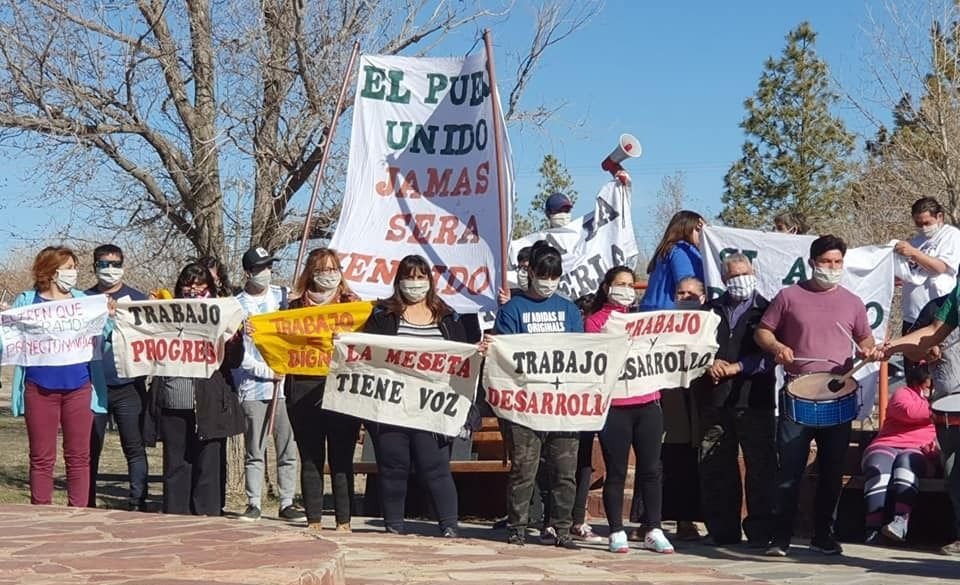asijeminoficial's tweet photo. 👉 La Universidad Nacional de la Patagonia San Juan Bosco se burló vergonzosamente del pueblo de la Meseta Central de Chubut @unpsjb_oficial Comunicado completo: https://t.co/YPz9Ya9xtS https://t.co/1Pw9JBONlA