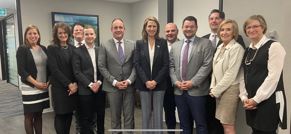 BBOTCEO's tweet photo. Thanks Transportation Minister @C_Mulroney for today’s multi-million $ investment in Two-way, All-day Go train service & collaborative approach to @Connectcorridor #onpoli #keepusmoving @BramptonBOT @BramptonEcoDev https://t.co/sfurkWcgys