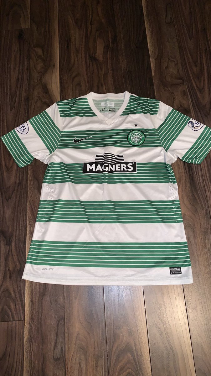 seanmcdonald01's tweet photo. To raise money to support the work of @RYA_YOUTHCLUB in the local community, I’m raffling Charlie Mulgrew’s match-worn shirt.

£5 a ticket, maximum 100 entries.

To enter, pay via the link below, and include your name or Twitter username. 

https://t.co/YhYdeDBqE1 https://t.co/hfLbWzeOaw